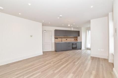 Lounge/Kitchen
