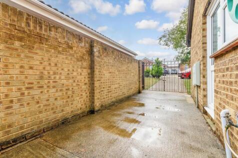 Driveway/Parking
