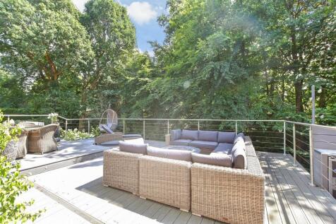 Patio / Decking