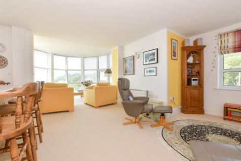 Kitchen/ Living Room