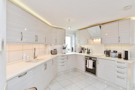 Lounge/ Kitchen