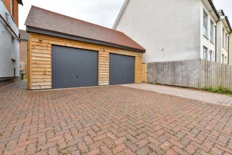 Driveway/Parking