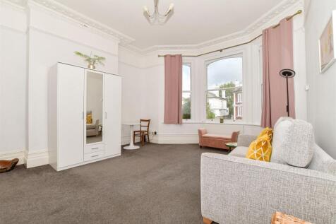 Lounge/ Bedroom