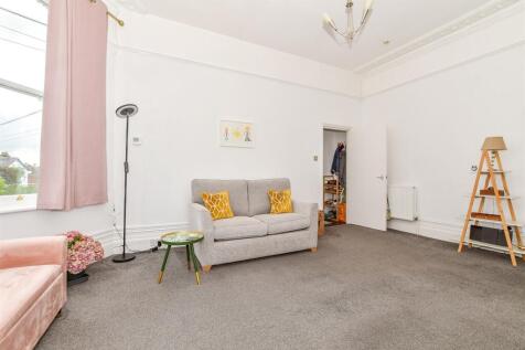 Lounge/ Bedroom