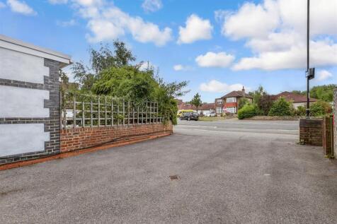 Driveway/Parking