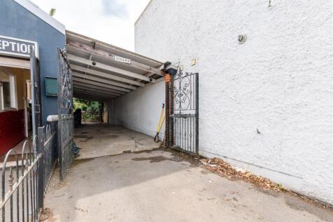 Driveway/Parking