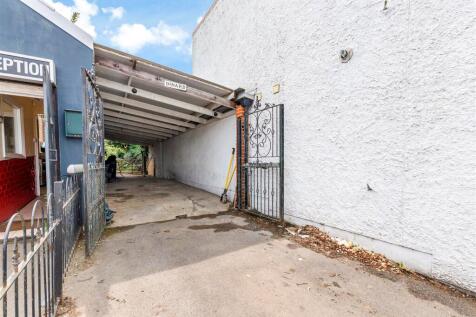 Driveway/Parking