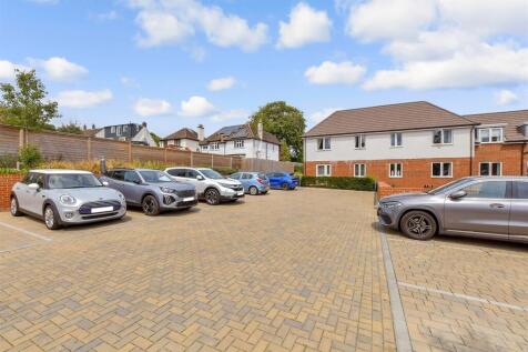 Driveway/Parking