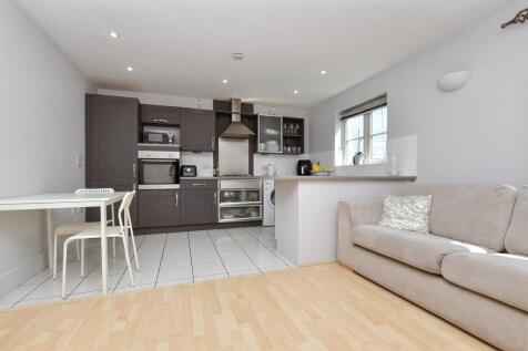 Kitchen / Lounge