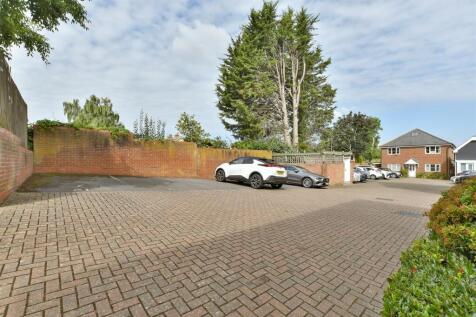Driveway/Parking