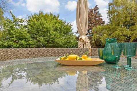 External Lifestyle Photograph