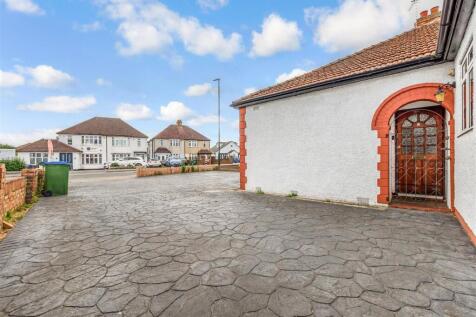 Driveway/Parking