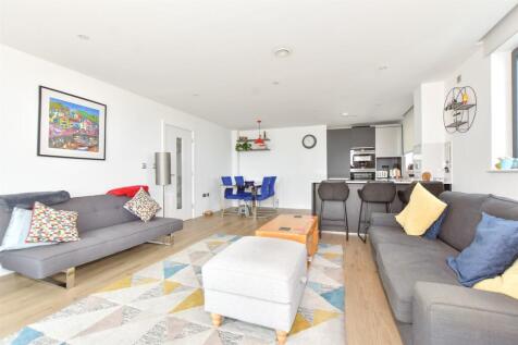 Lounge/ Kitchen