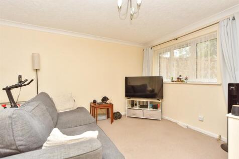 Lounge/Dining Area