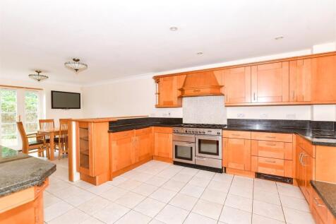 Kitchen/ Breakfast Room