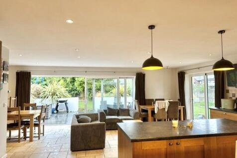 Kitchen/Dining /Family