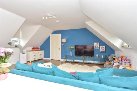 Kitchen/ Living Area