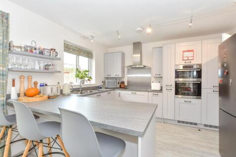 Kitchen/Dining Area
