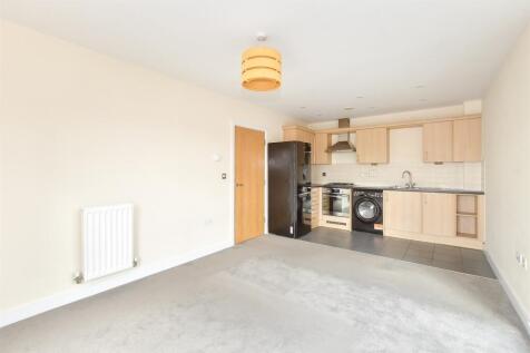 Kitchen/ Living Room