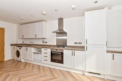 Lounge/ Diner/ Kitchen