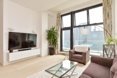 Lounge/ Kitchen