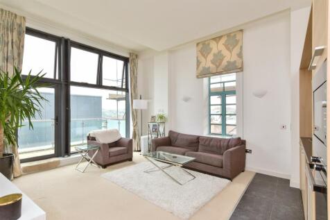 Lounge/ Kitchen
