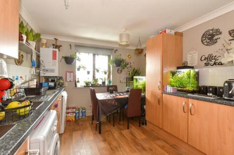 Kitchen/ Dining Room