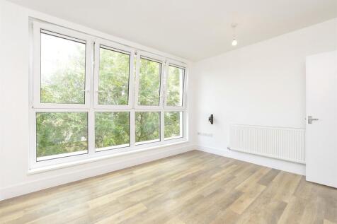Lounge/Dining Area