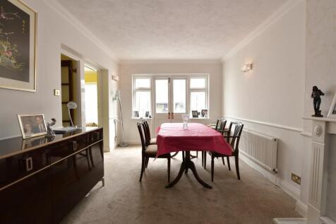 Lounge/ Dining Room