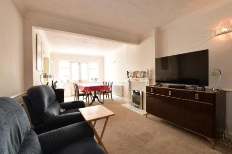 Lounge/ Dining Room