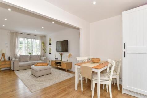 Kitchen/Dining Area