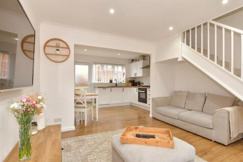 Kitchen/Dining Area