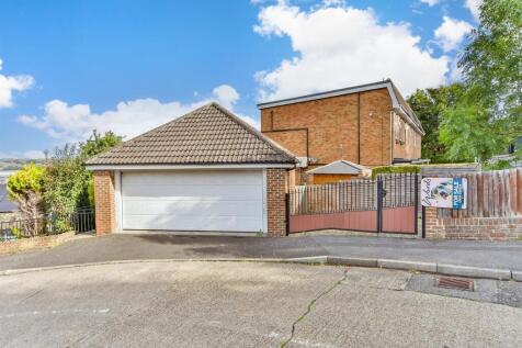 Driveway/Parking