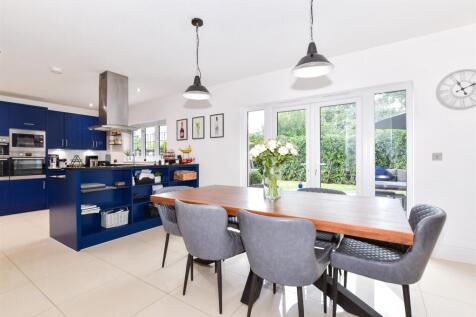 Kitchen/Dining Area