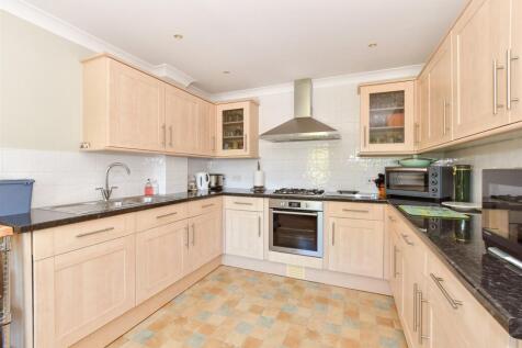Kitchen/ Dining Room