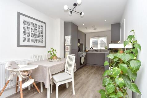 Kitchen/Dining Area