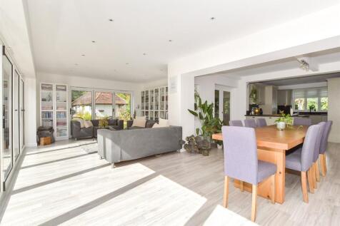 Kitchen/Breakfast Area