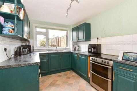 Kitchen/ Dining Room
