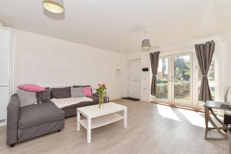 Lounge/Kitchen
