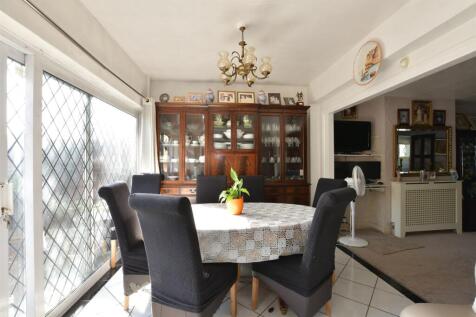 Kitchen/Breakfast Area