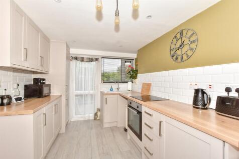 Lounge/ Kitchen