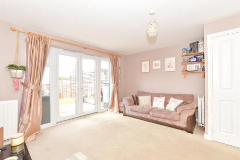 Lounge/ Kitchen