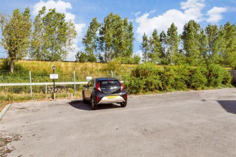 Driveway/Parking