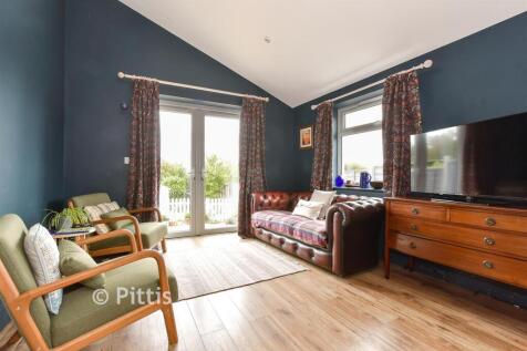 Lounge/ Dining Room