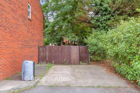 Driveway/Parking