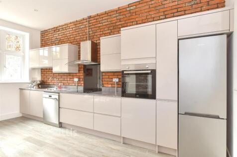 Kitchen/ Living Room