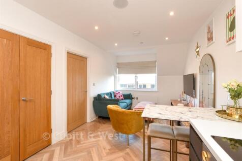 Lounge/Kitchen