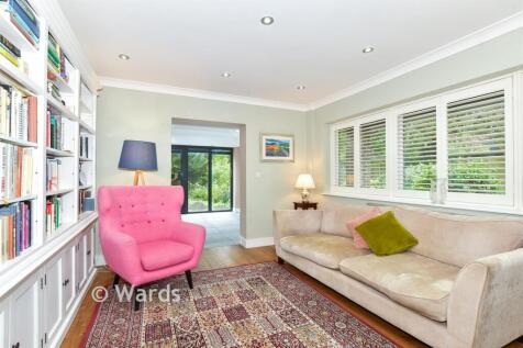 Living/Dining Area