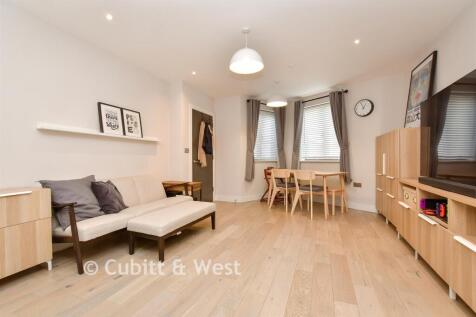Lounge / Kitchen