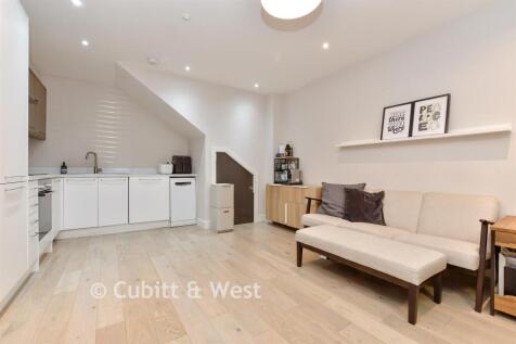 Lounge / Kitchen